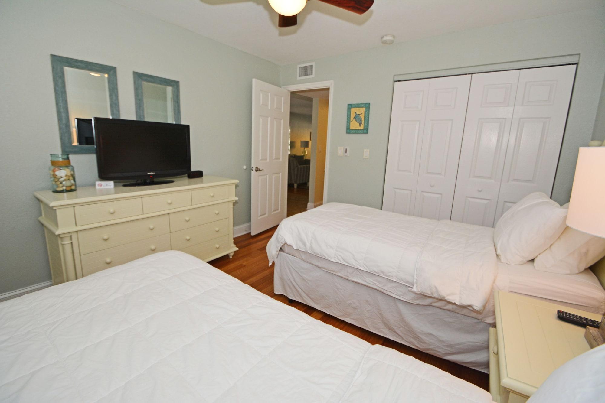 Westwinds Waterfront Resort St. Pete Beach Bagian luar foto
