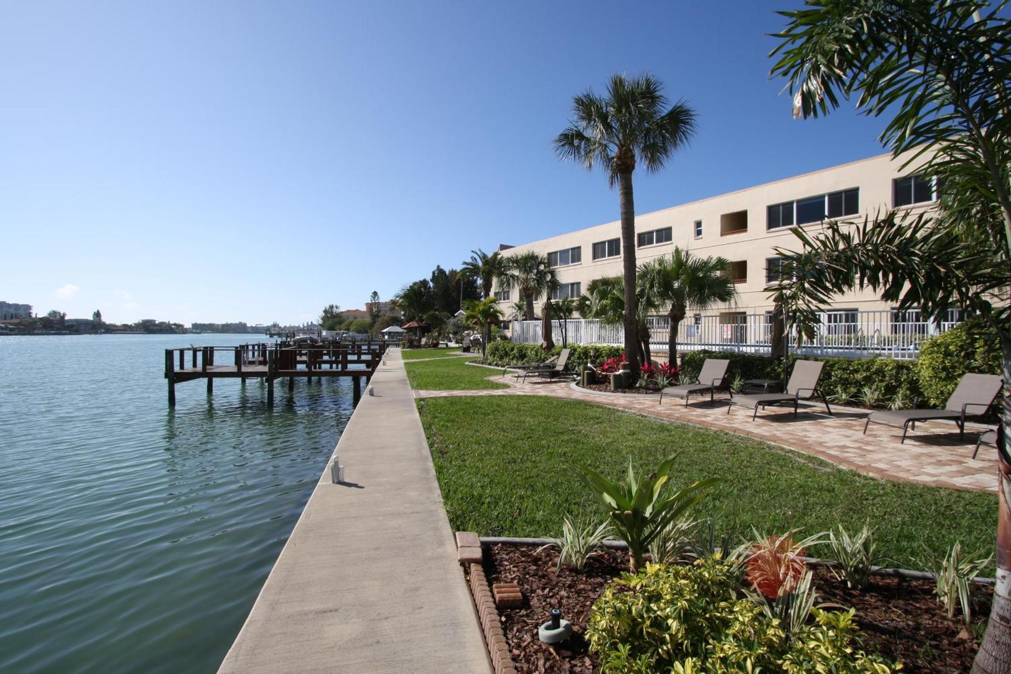 Westwinds Waterfront Resort St. Pete Beach Bagian luar foto