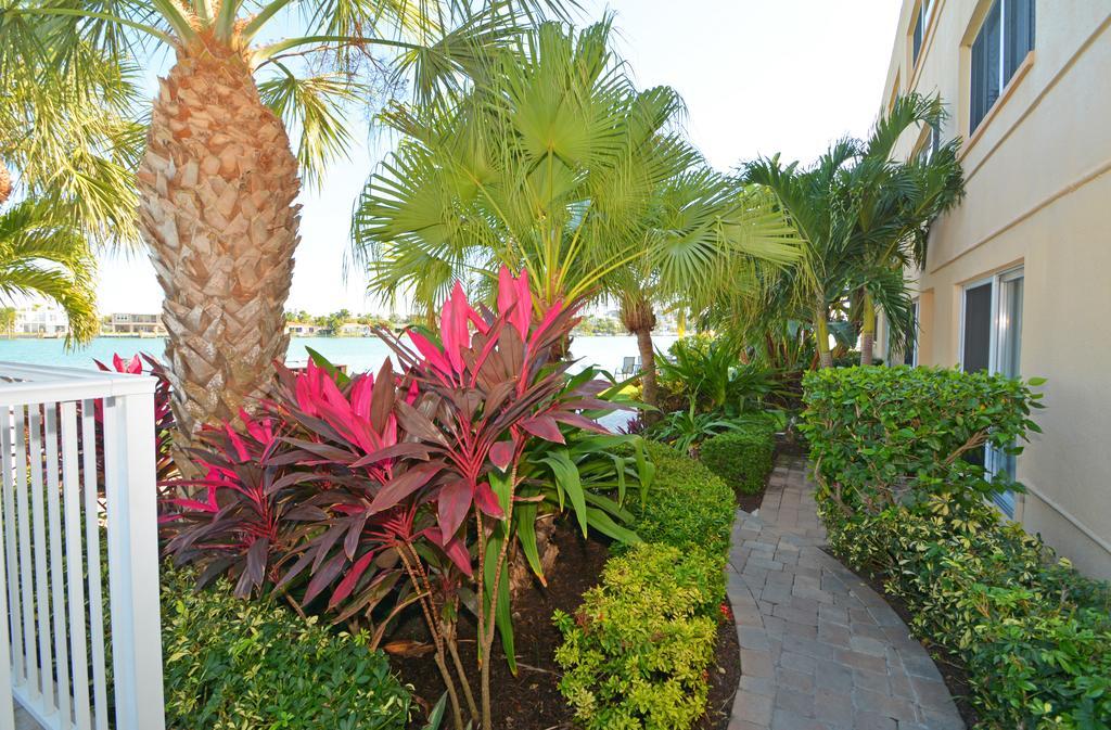 Westwinds Waterfront Resort St. Pete Beach Bagian luar foto