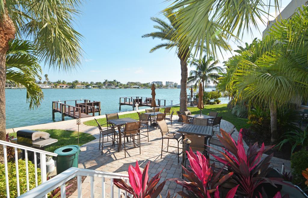 Westwinds Waterfront Resort St. Pete Beach Bagian luar foto