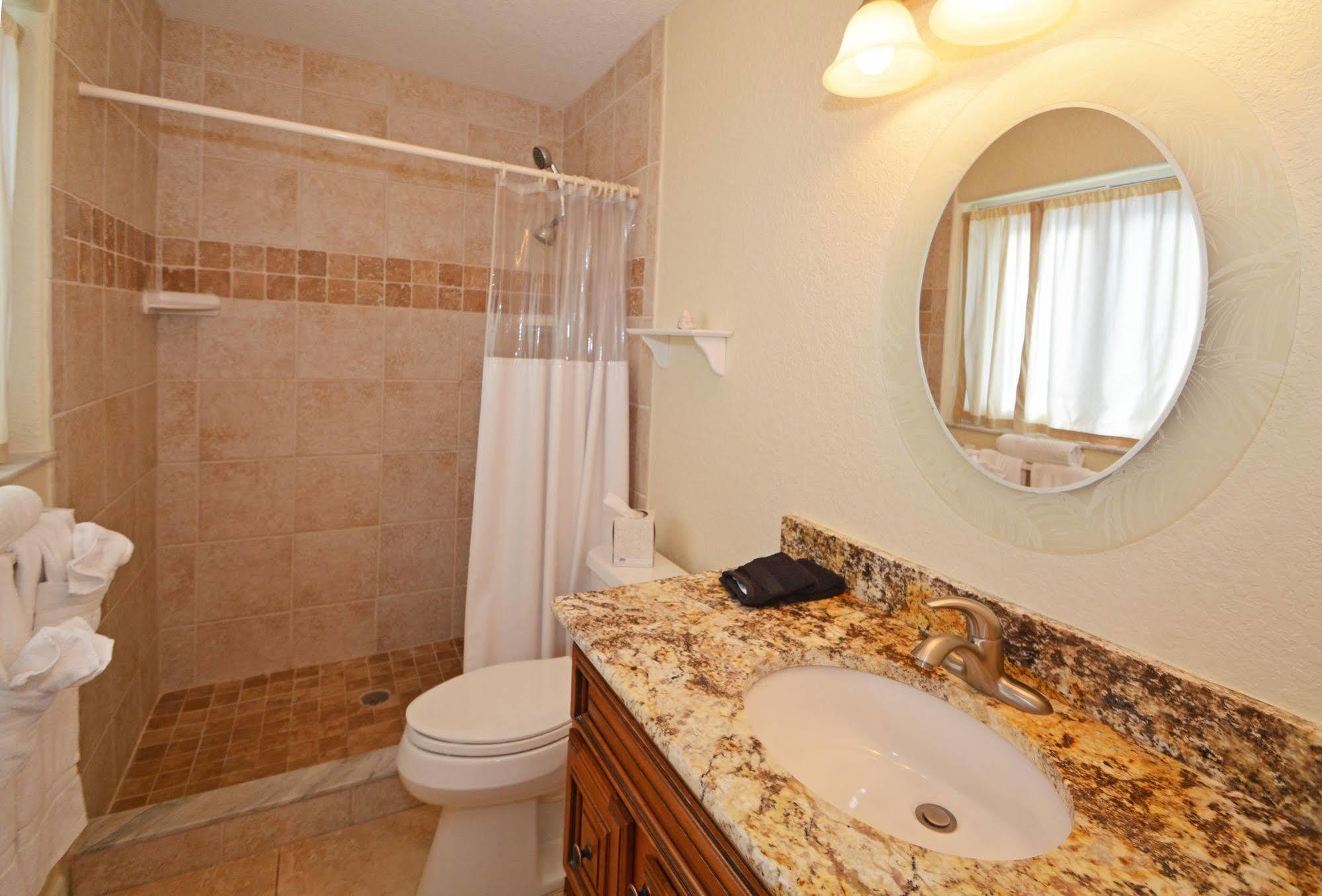Westwinds Waterfront Resort St. Pete Beach Bagian luar foto