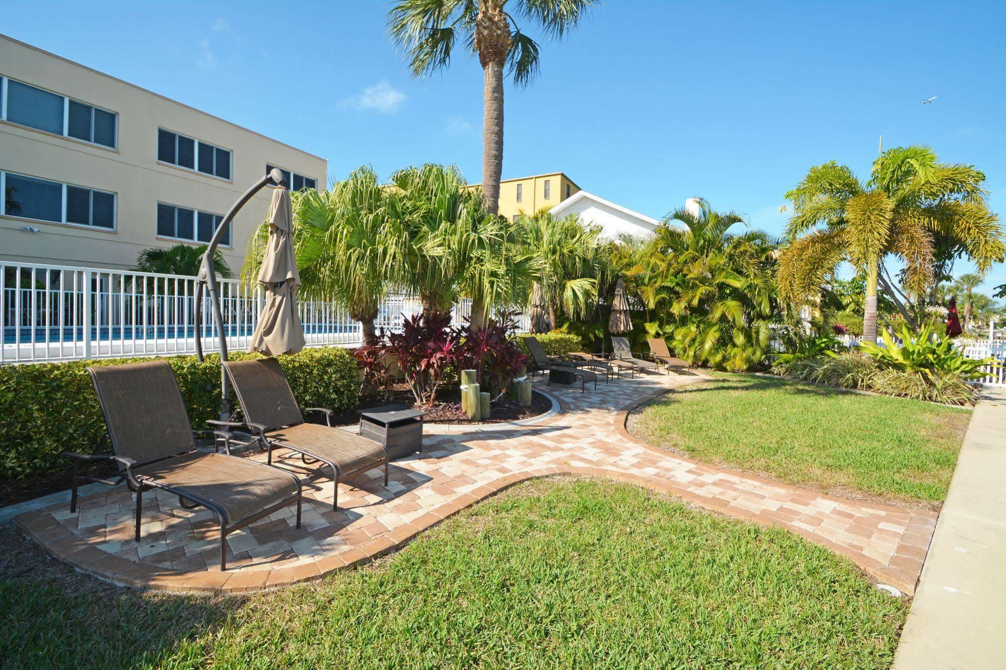Westwinds Waterfront Resort St. Pete Beach Bagian luar foto